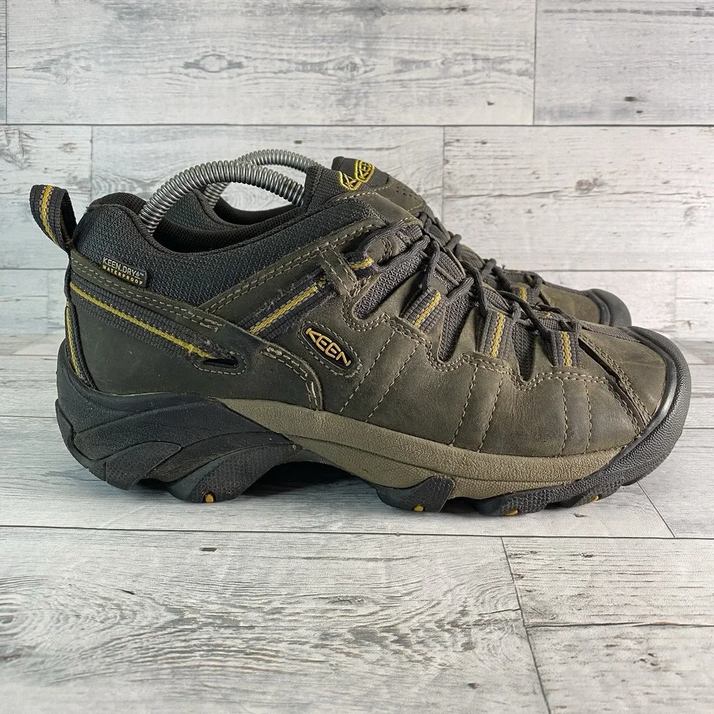 KEEN Boots Targhee 2 Mens 8.5 Cascade Brown Mid Waterproof Trail Hiking Mountain
